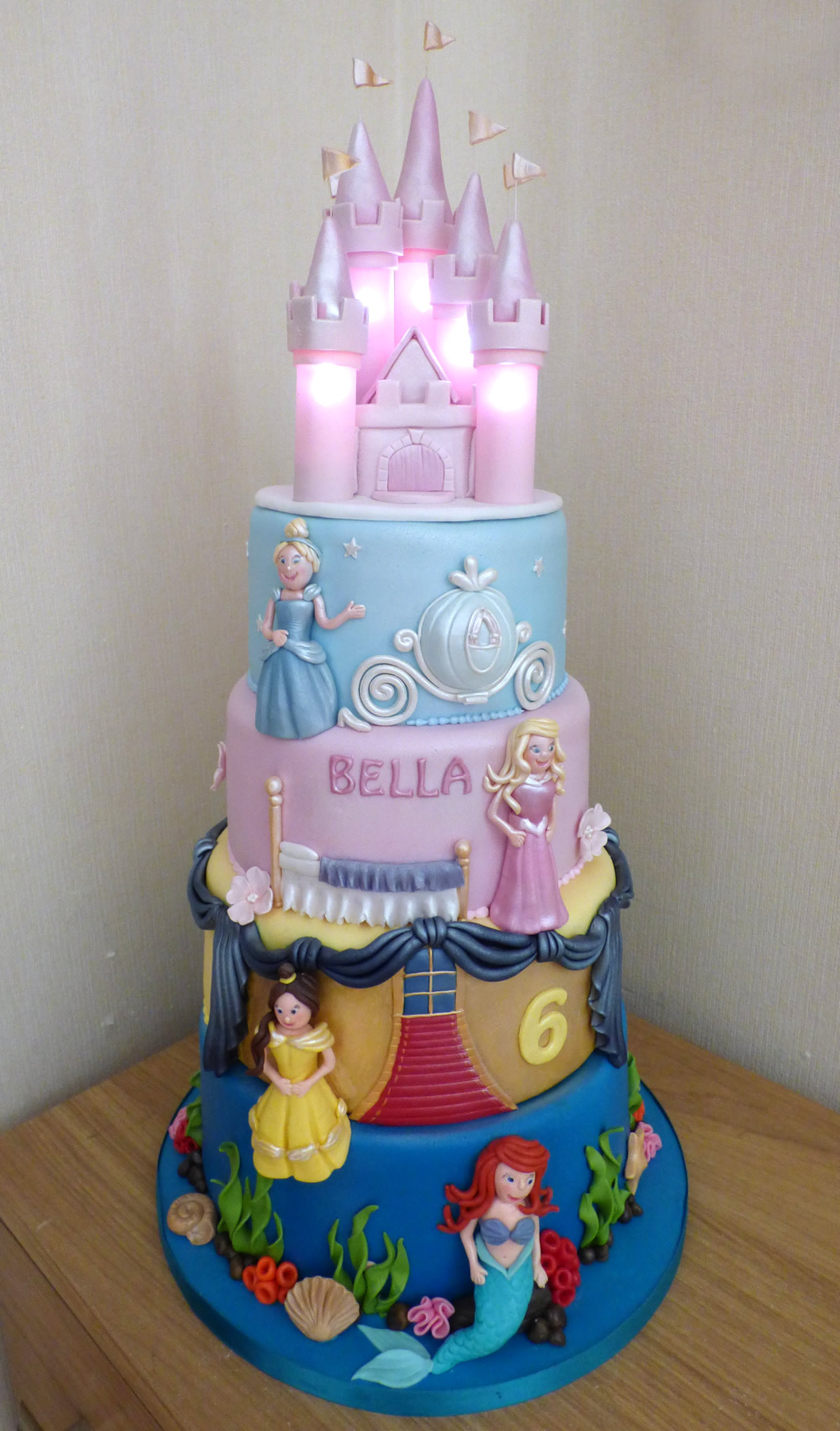 Disney Princesses castle birthday cake | Princess birthday cake, Disney princess  birthday cakes, Castle birthday cakes