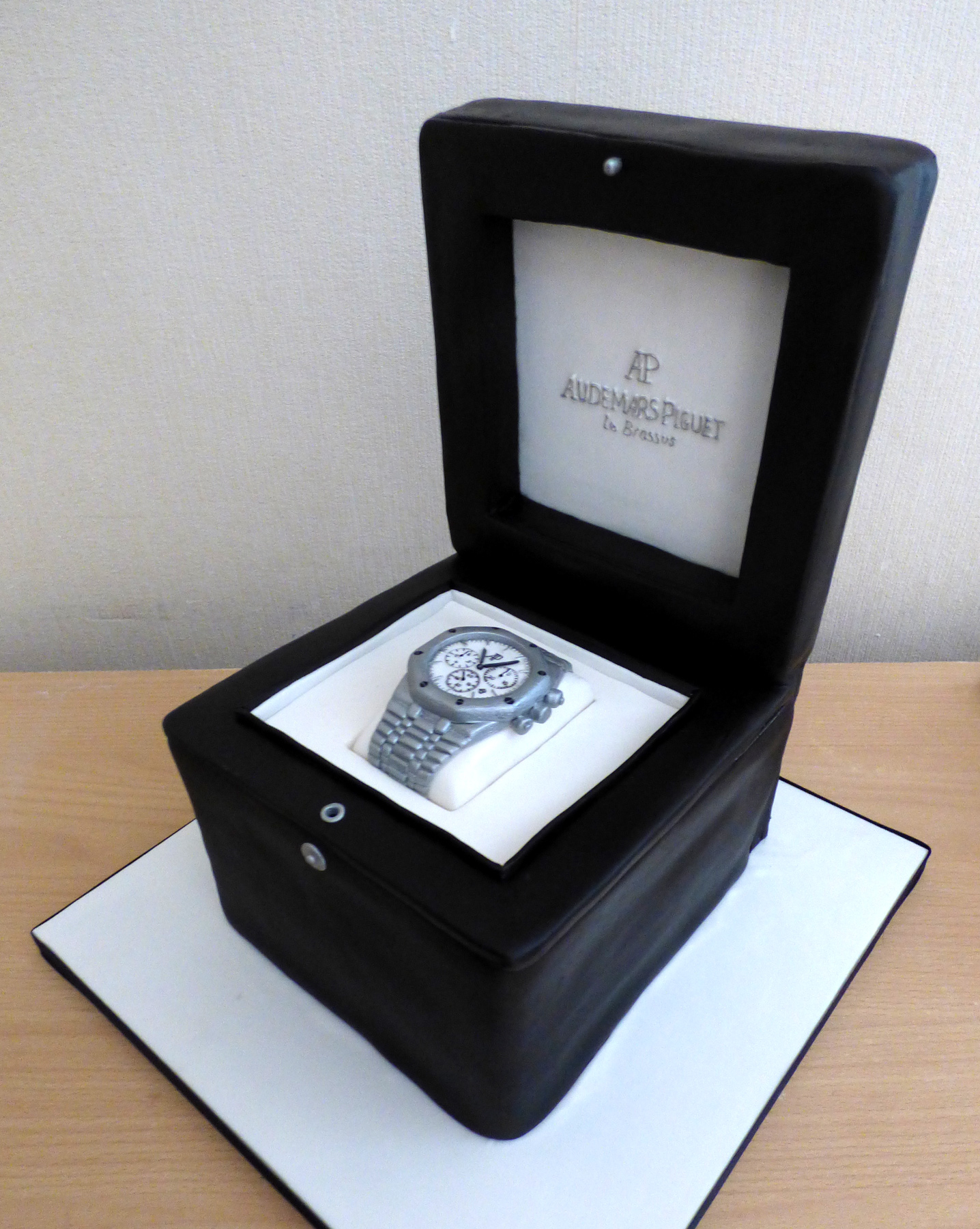 Audemars Piquet Royal Oak Watch in Presentation Box Susie s Cakes