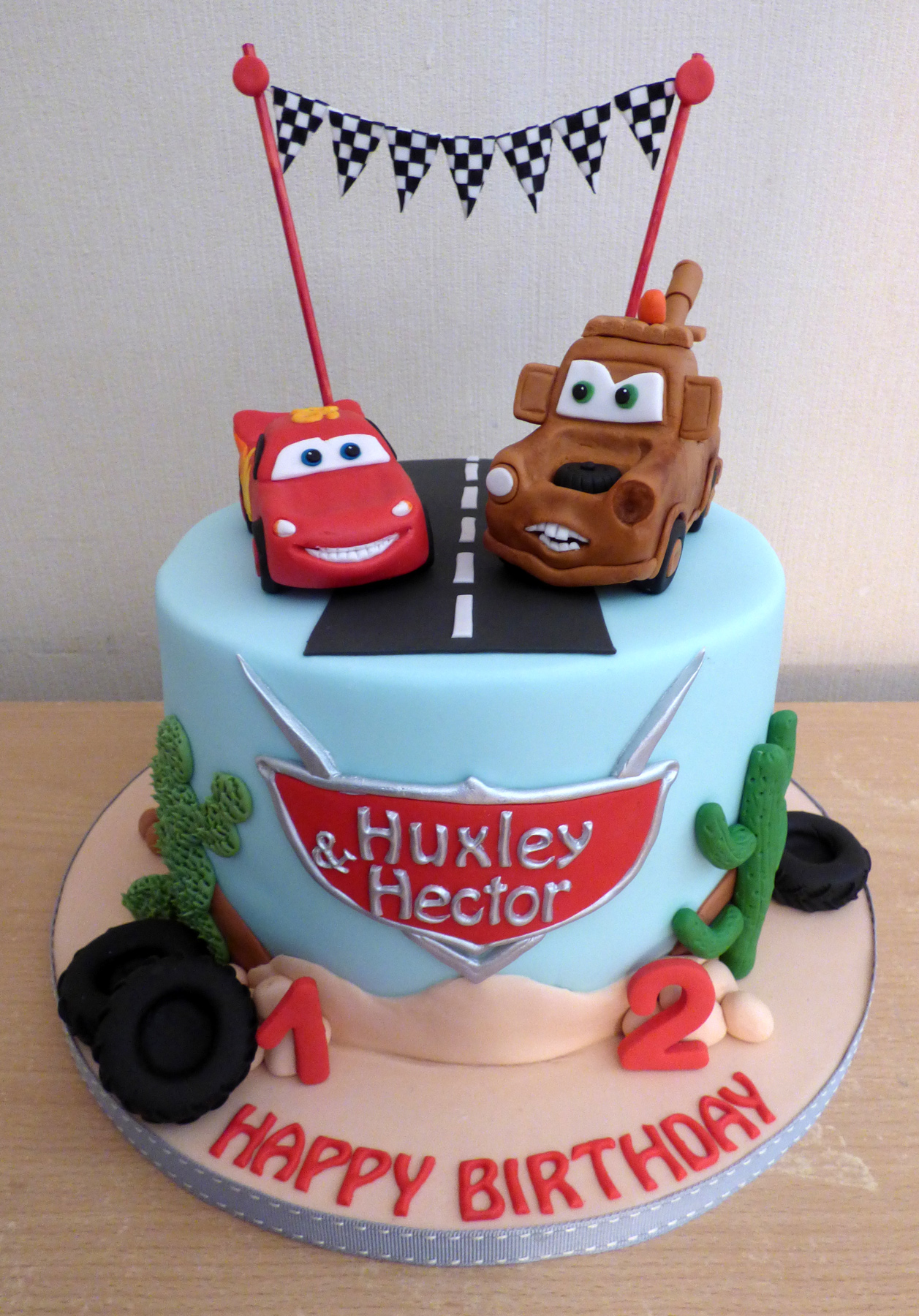 Lightening McQueen Cars cake and cupcakes - Three Sweeties