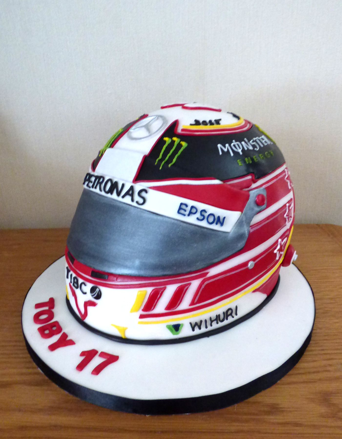 Formula one lewis Hamilton car cake | Car cake, 40th birthday cake for  women, Birthday cakes for women