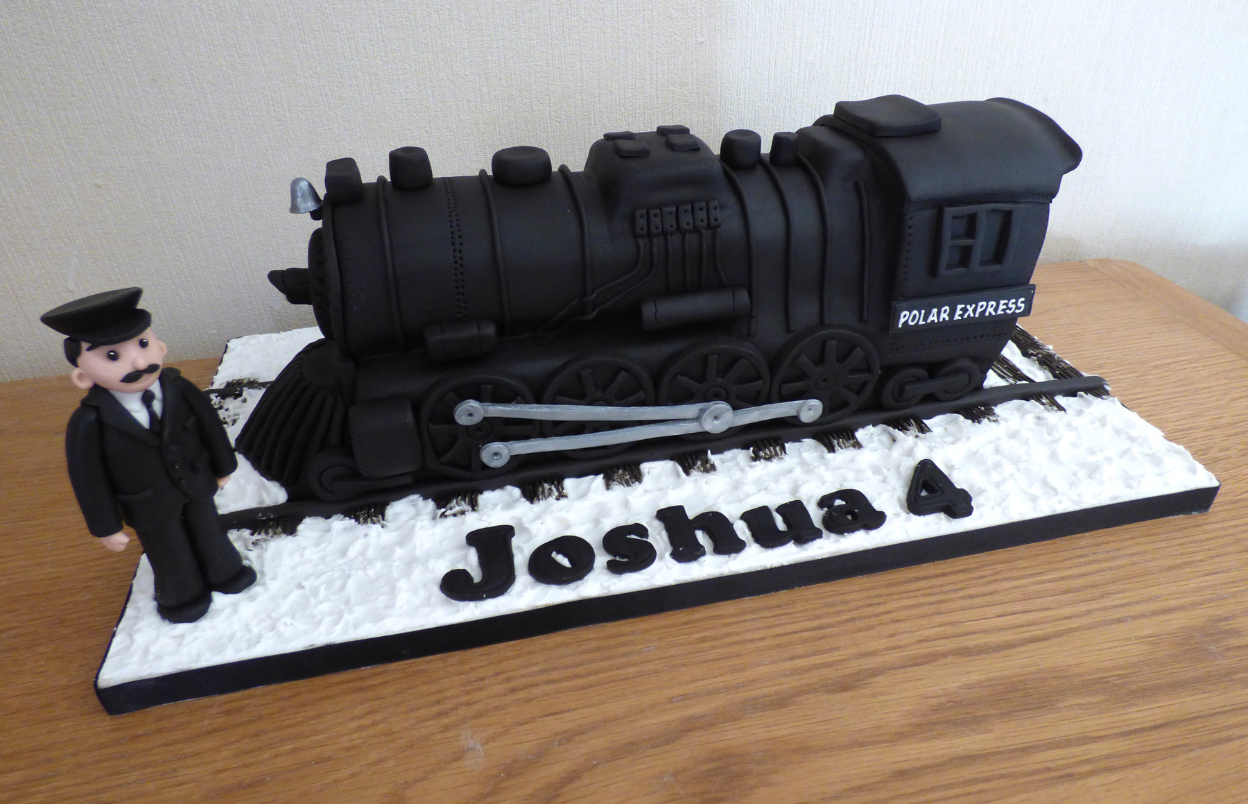 Thomas the train birthday cake - Picture of The Sweet Boutique Bakery,  Sugar Land - Tripadvisor